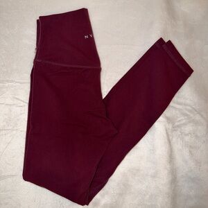 NVGTN Women's High-Waist Leggings in Burgundy